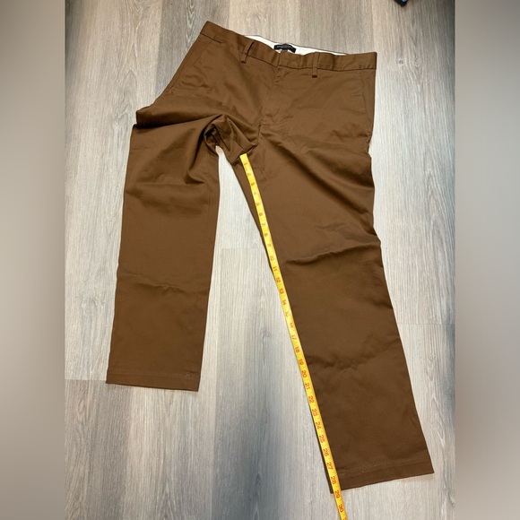 Pants Banana Republic rapid movement chino messures 34x28 - Picture 1 of 7